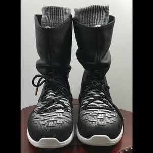 Preloved Women’s Nike Roshe 2 Flyknit Shoe